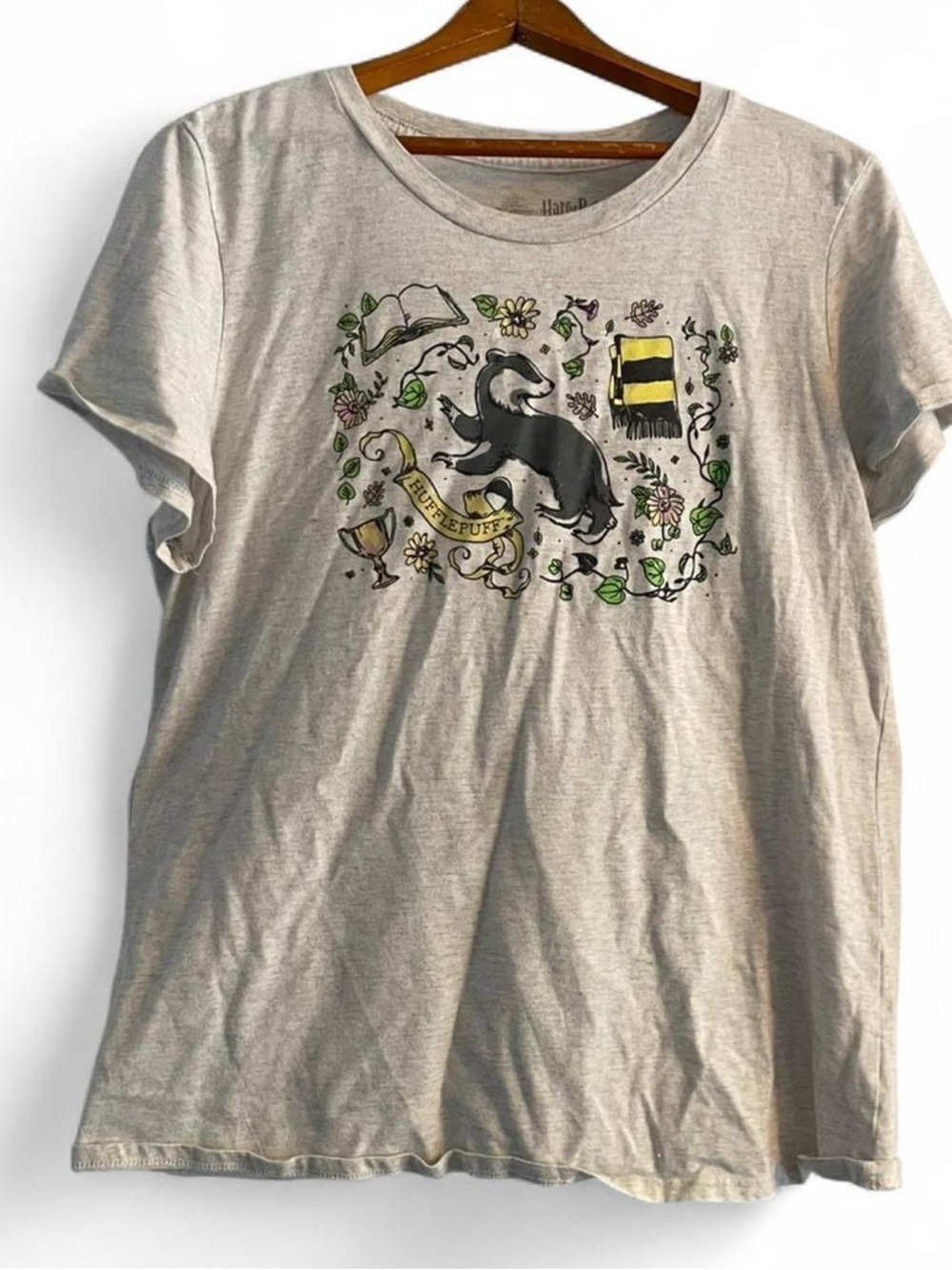 Harry Potter Hufflepuff Women's XL Light Gray Badger Floral Short Sleeve T-shirt